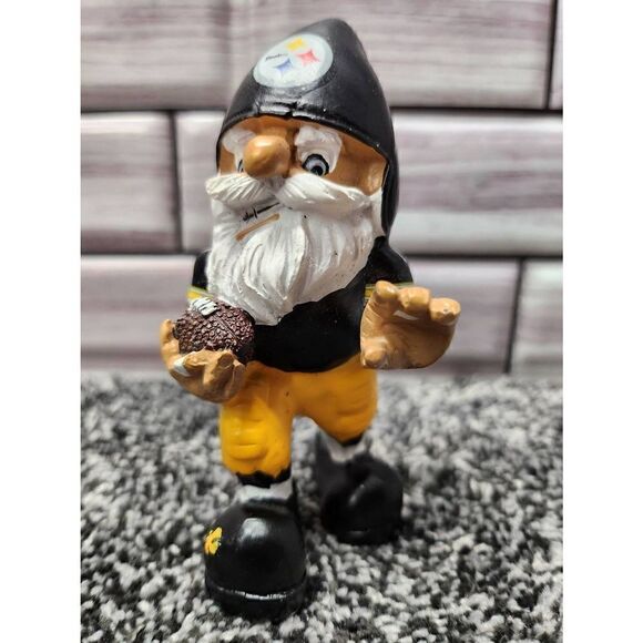 Pittsburgh Steelers Action Gnome  - Picture 2 of 7